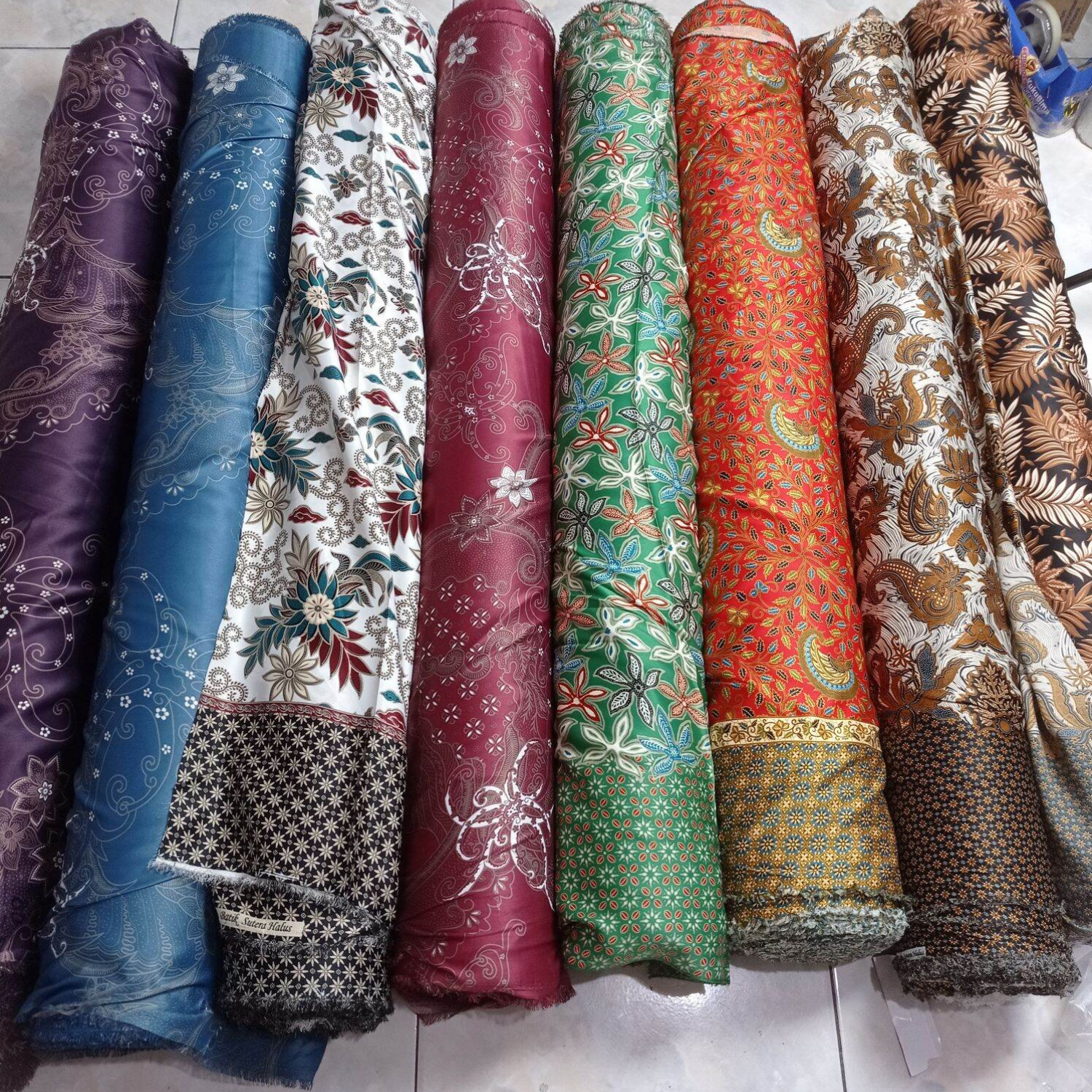 MARJAN898: Toko Kain Sutra Kualitas Terbaik dengan Sentuhan Mewah dan Elegan